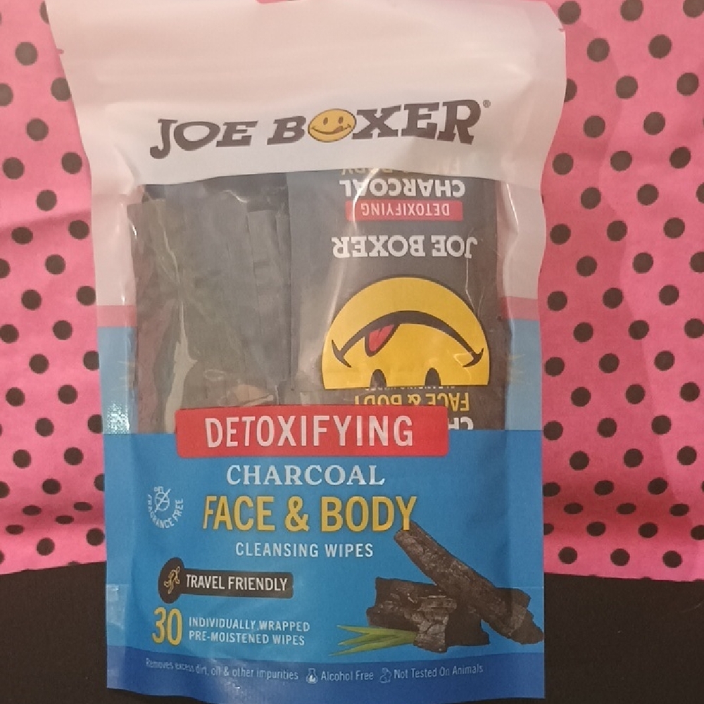Joe Boxer Charcoal Face & Body Cleansing Wipes - Black and Blue
